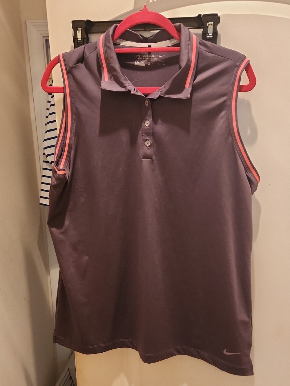 Nike  Xl Women’s Sleeveless Golf Polo - Dark Purple  with Pink Trim